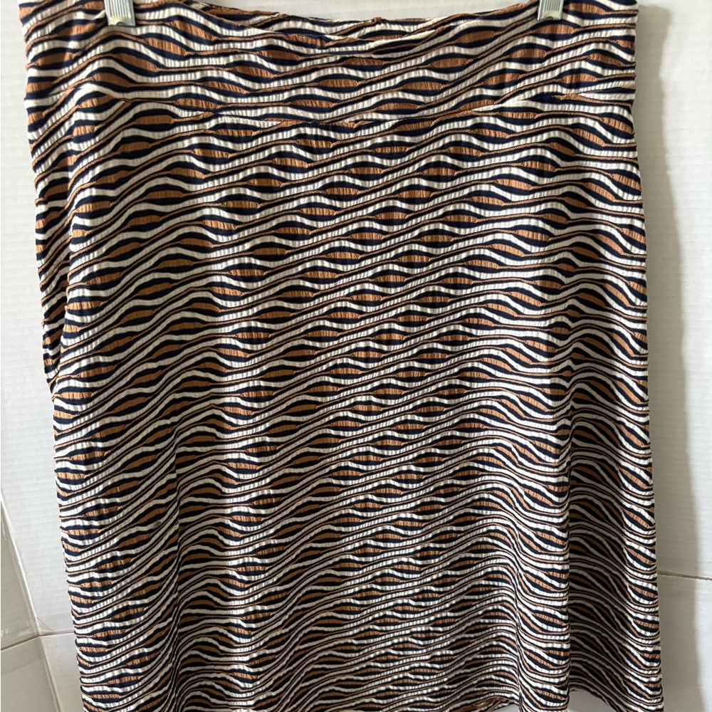 dressbarn Wavy Patterned A-Line Skirt in Brown and Black